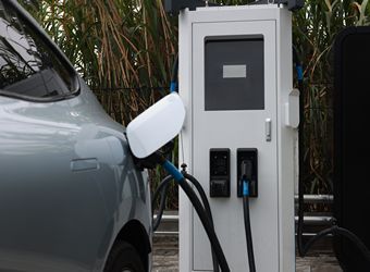 borne recharge vehicule electrique hotel biscarrosse service disponible sur place